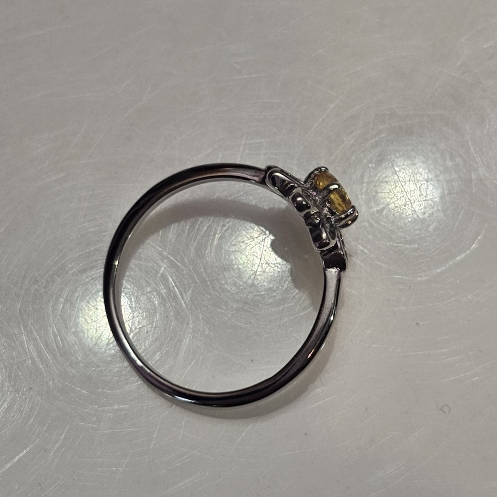 Ring - Picture 2 of 7